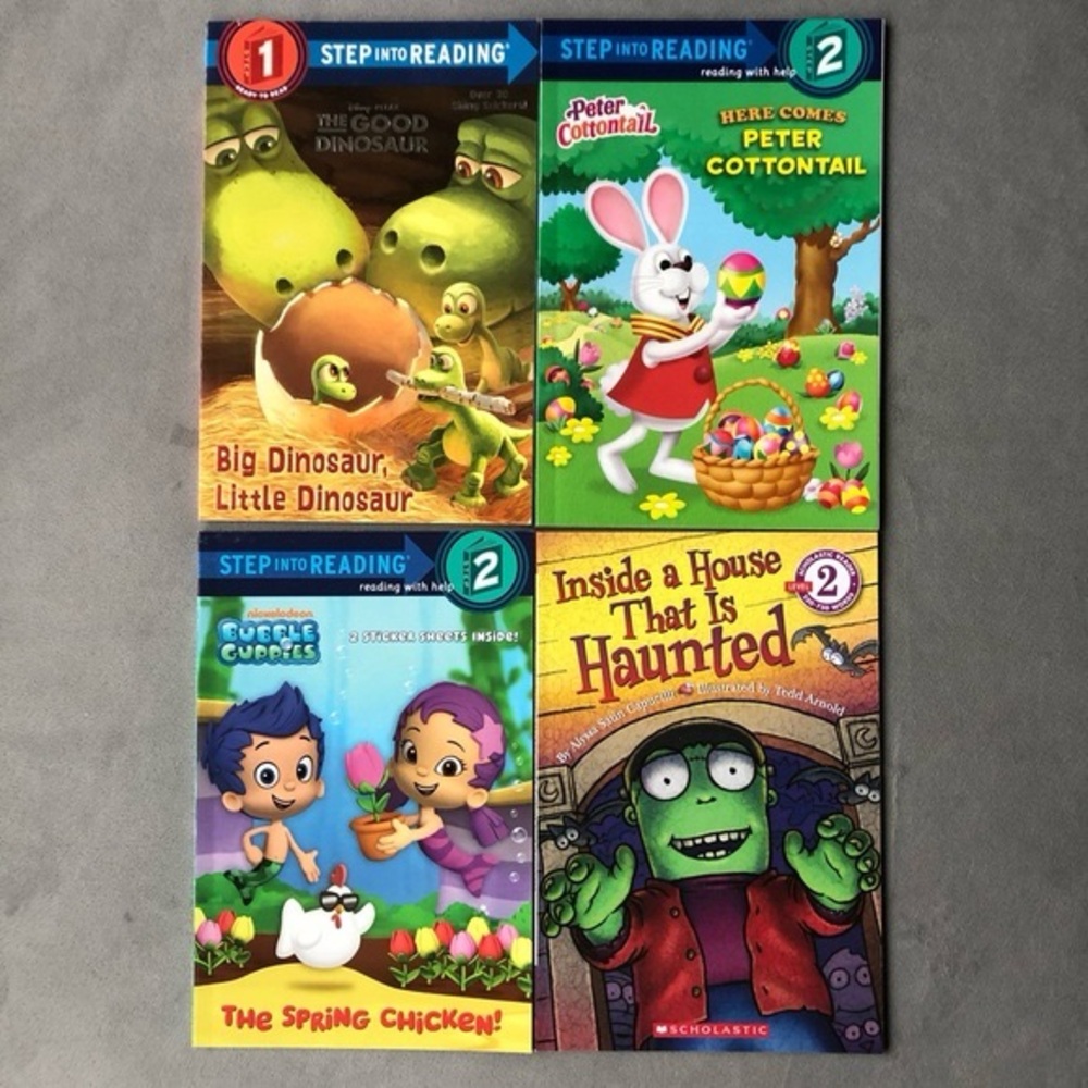 Set of 4 ~ Levelled Readers 1 2